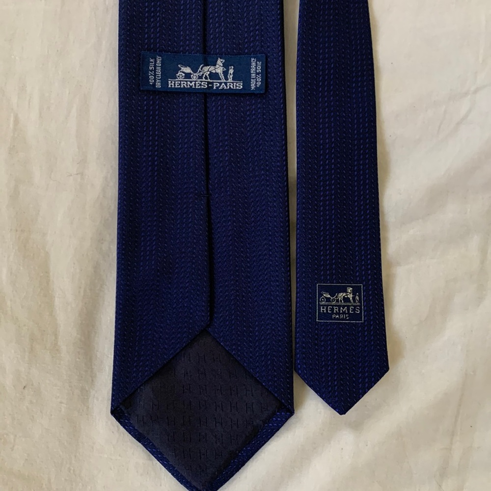 Hermes mens 100% silk tie. Excellent condition.